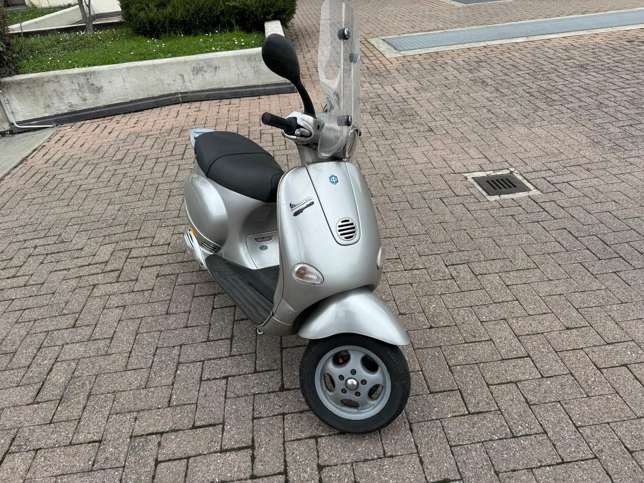 Vespa 150 ET4 VESPA ET4 150CC