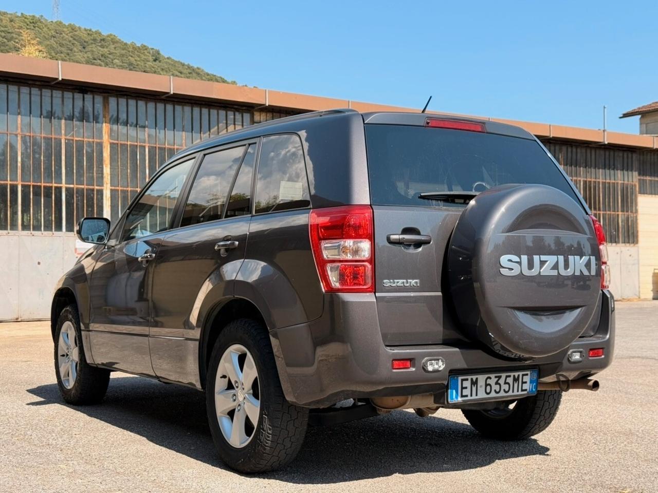 Suzuki Grand Vitara 2.4 GPL 5p Executive Crossover