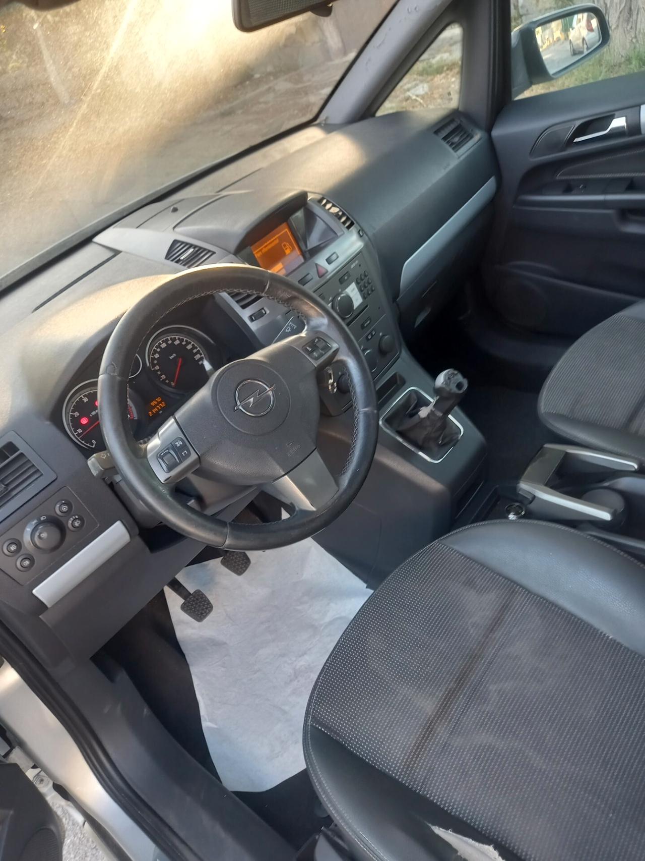 Opel Zafira 1.9 CDTI 120CV Cosmo 7 POSTI