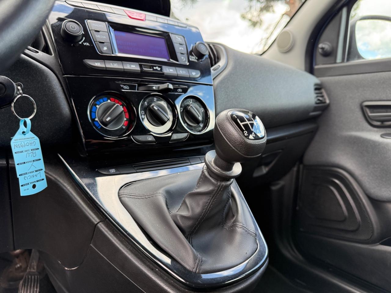 Lancia Ypsilon 1.0 FireFly 5 porte S&S Hybrid Ecochic Silver