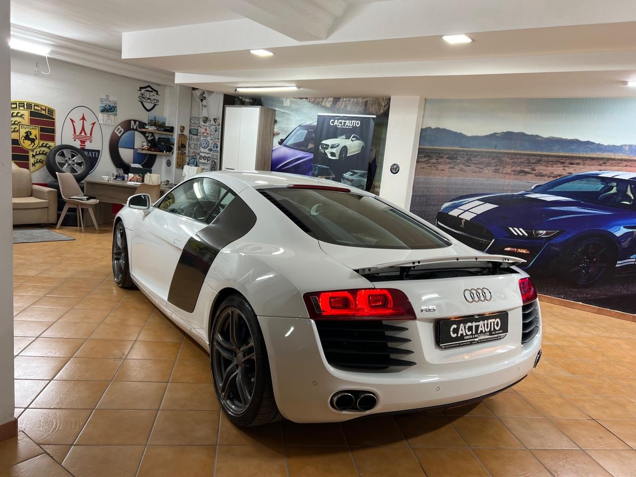 Audi R8 4.2 V8 FSI quattro R tronic Carbon