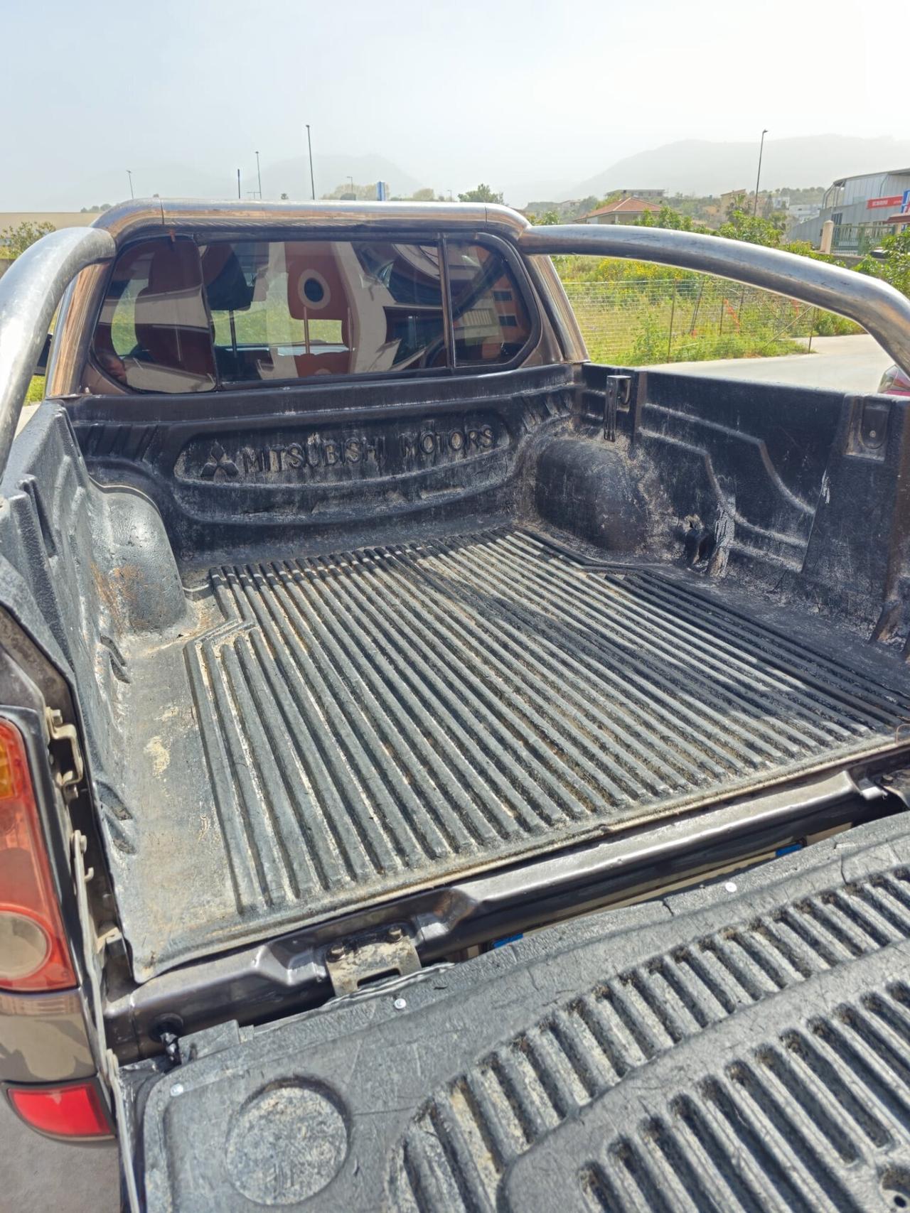 Mitsubishi L200 2.5 DI-D/178CV DC Intense Plus