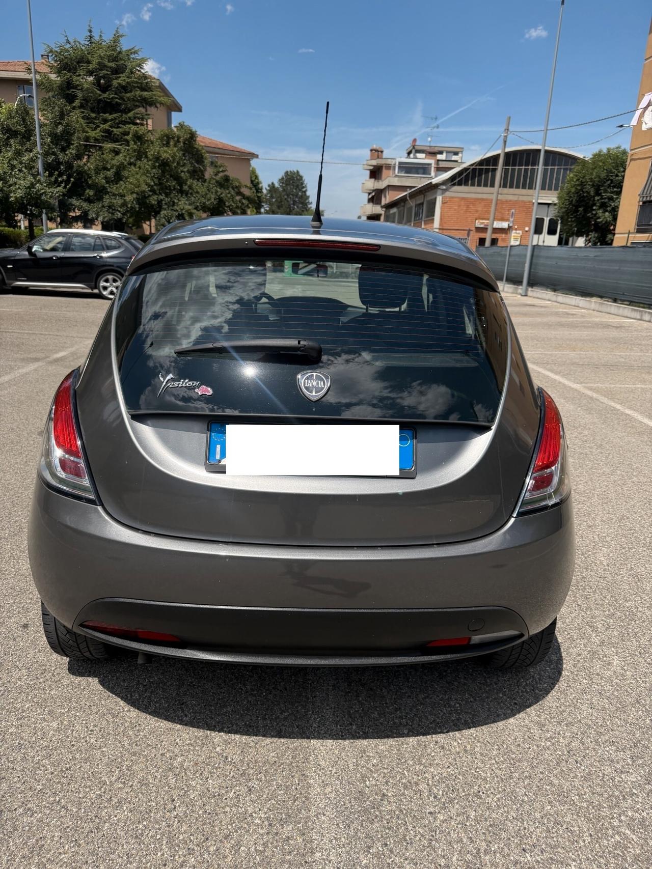 Lancia Ypsilon 1.2 69 CV 5 porte GPL Ecochic Silver