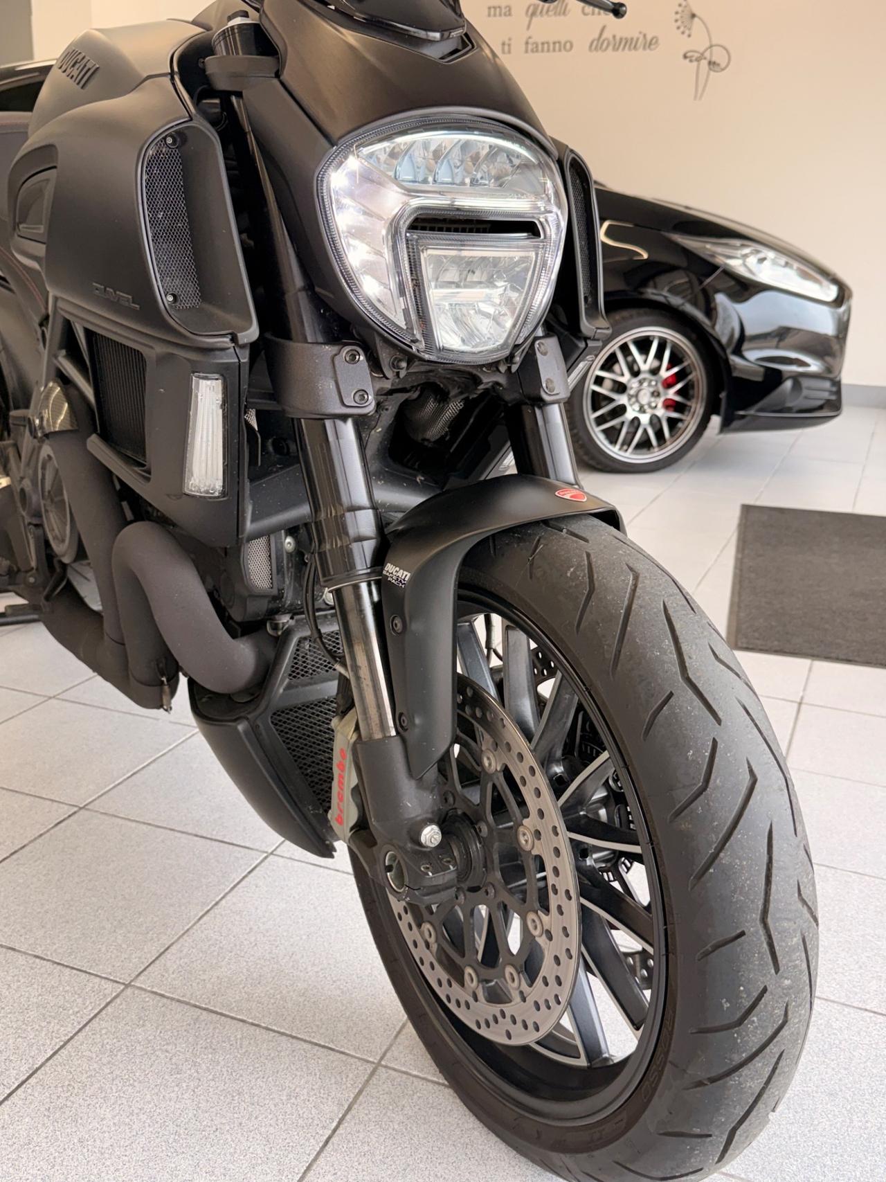 Ducati Diavel Dark