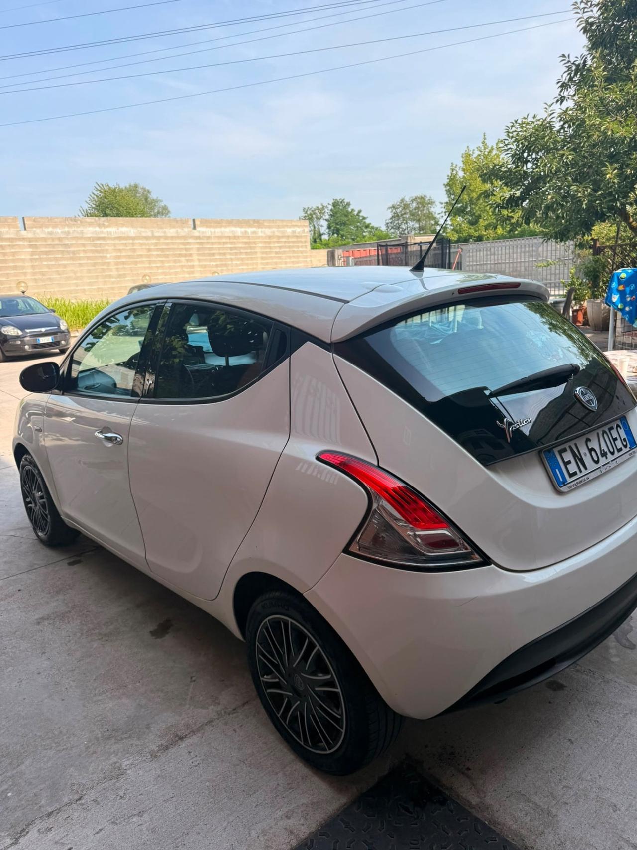 Lancia Ypsilon 1.2 Noleggio breve lungo termine
