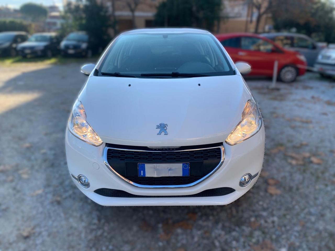 Peugeot 208 1.4 HDi 68 CV 5 porte Allure