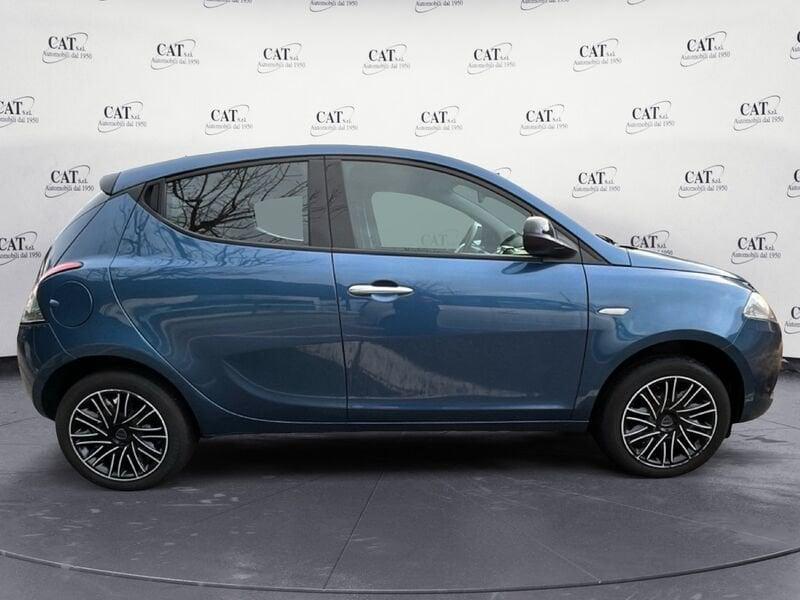 Lancia Ypsilon 1.0 FireFly 70cv Hybrid Platino