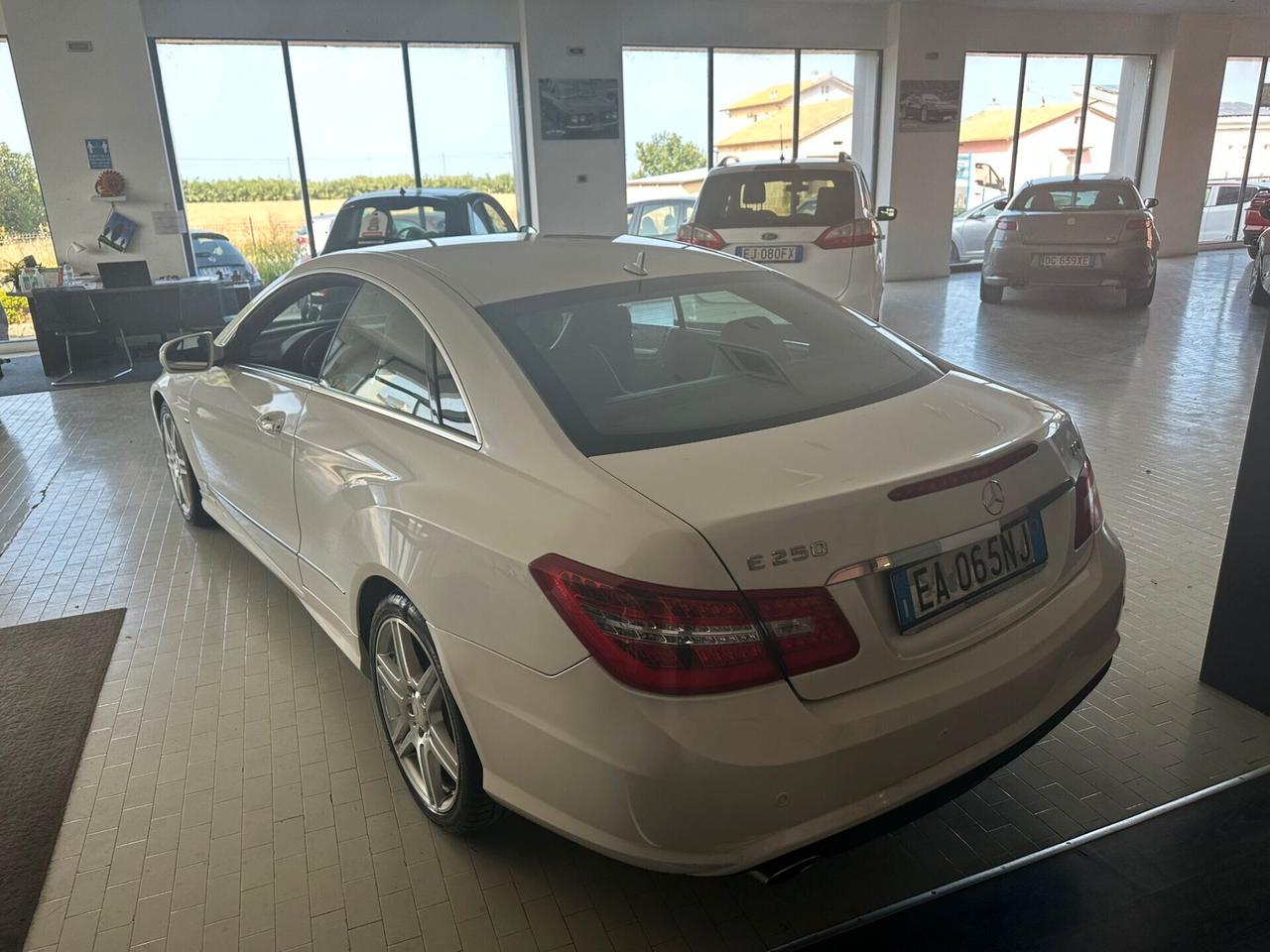 Mercedes-benz E 250 E 250 CDI BlueEFFICIENCY Avantgarde AMG