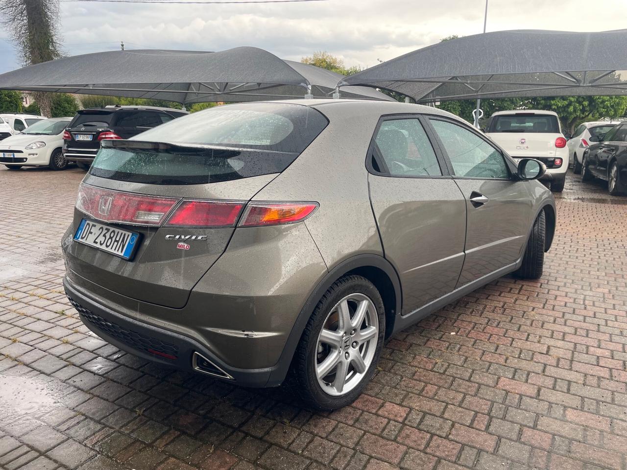 Honda Civic 1.8 i-VTEC 5p. Executive i-P
