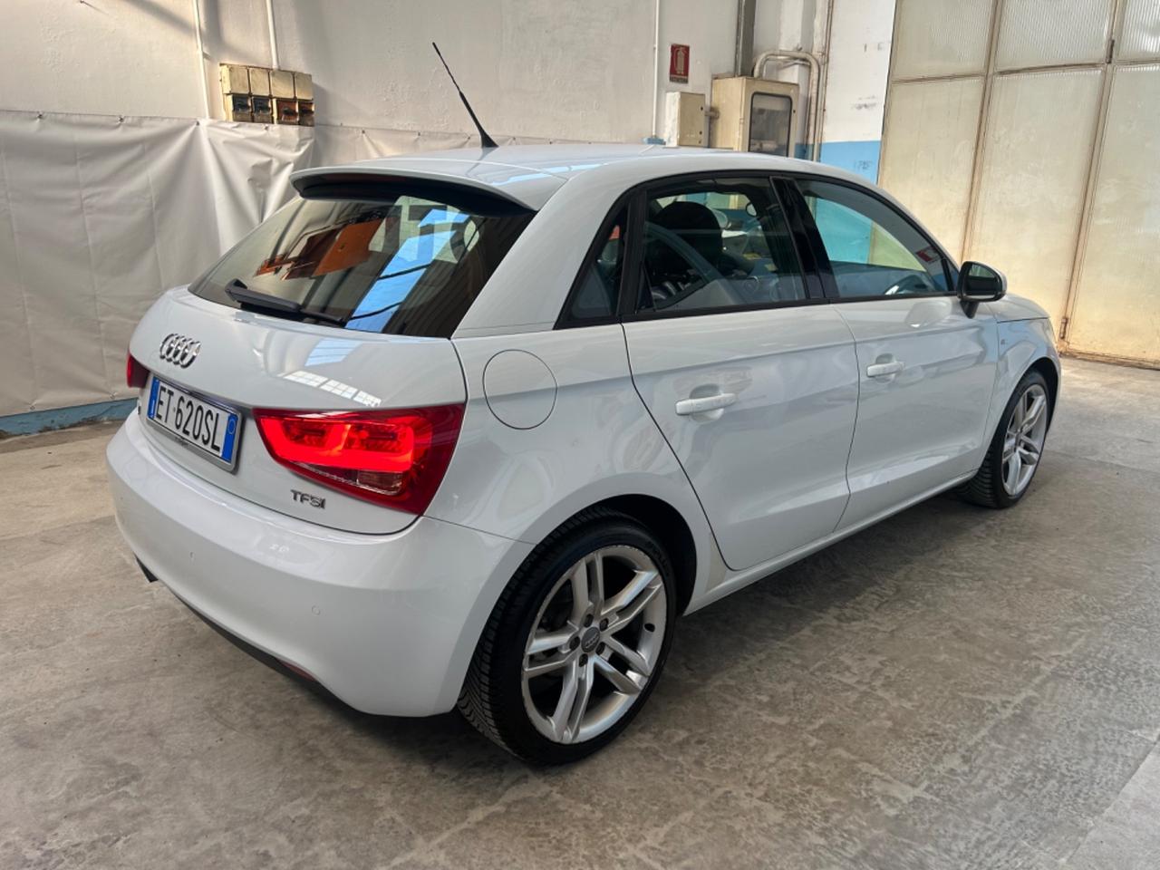 Audi A1 1.4 TFSI S line edition plus