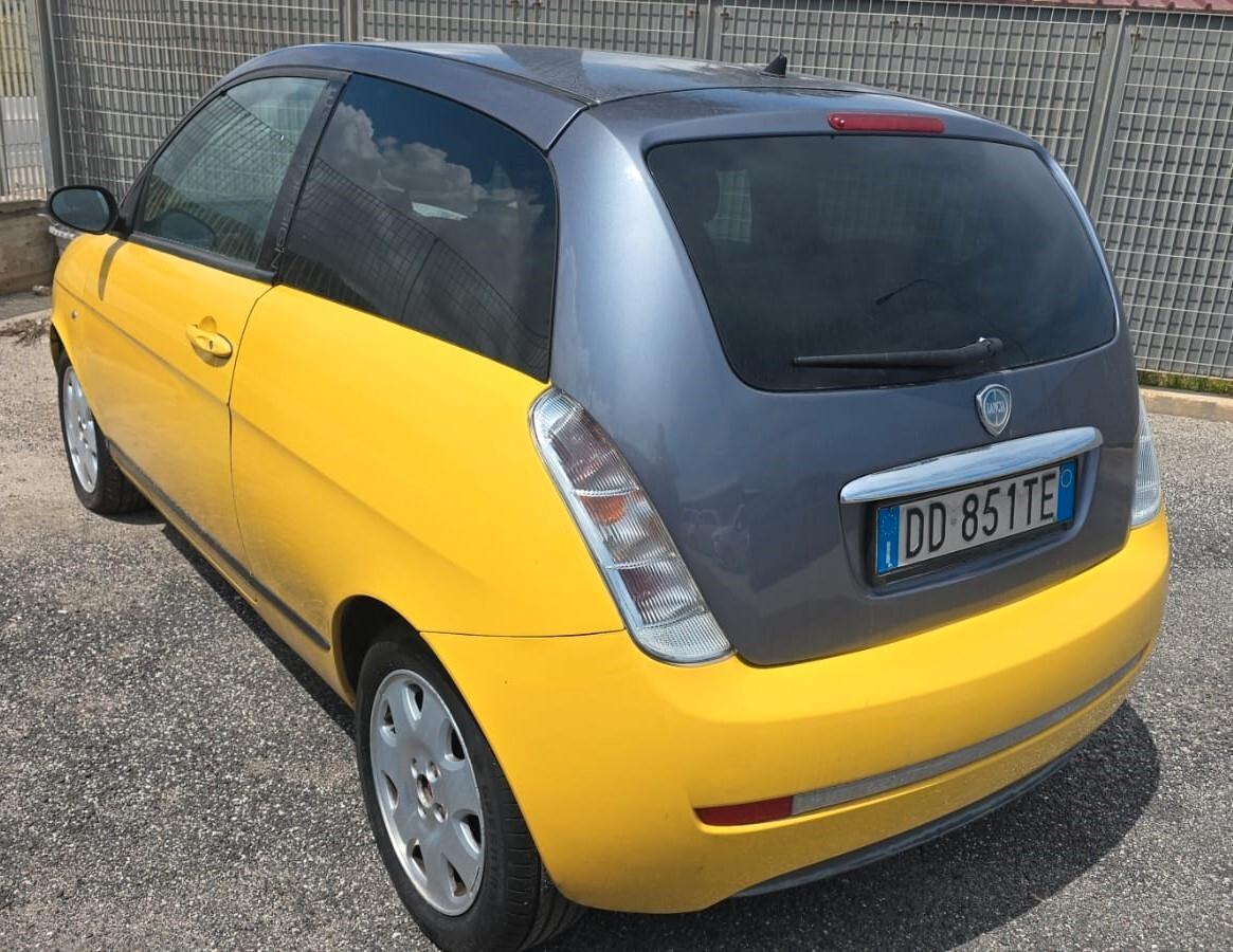 Lancia Ypsilon 1.3 MJT 105 CV Sport MomoDesign