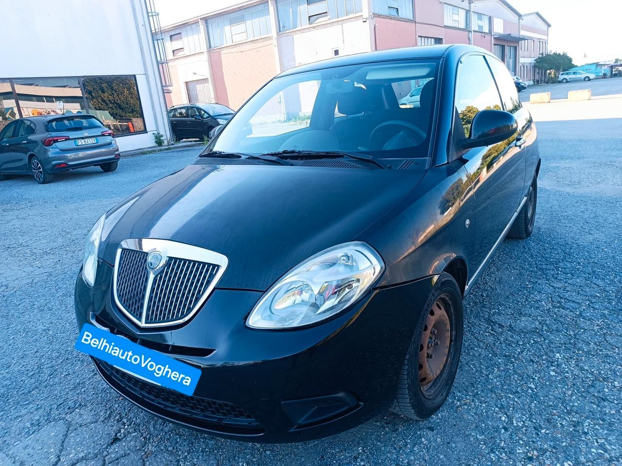 Lancia Ypsilon 2010---1.2 Benzina Neopatentati