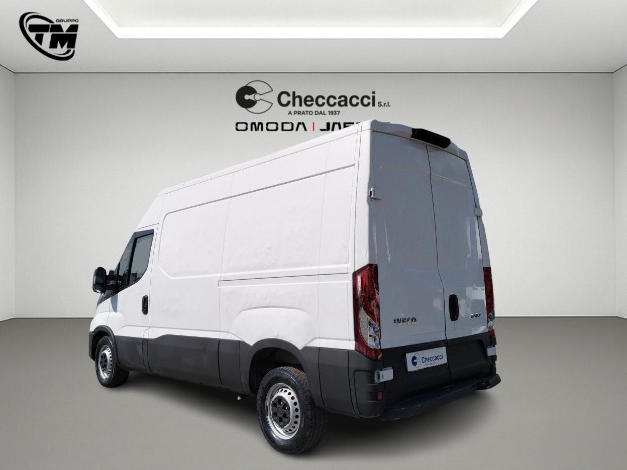 IVECO DAILY 2.3 HPT PM-TM Furgone * 31 000 KM *