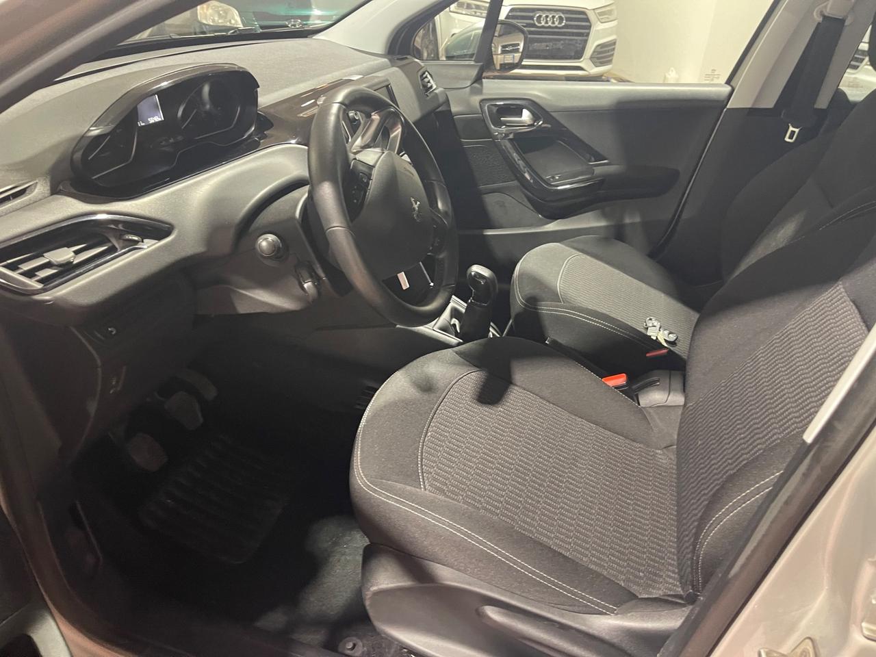 Peugeot 208 PureTech 82 5 porte Allure SI NEOPATENTATI