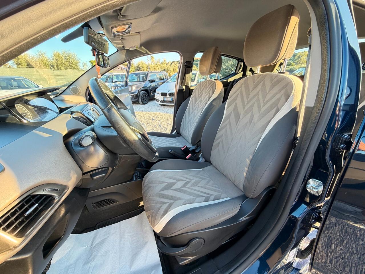 Lancia Ypsilon 0.9 TwinAir 85 CV 5 p Metano Ecochic 141.286 km