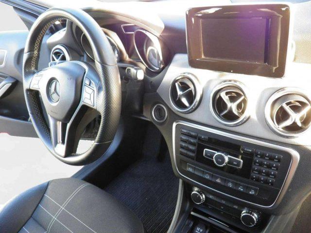 MERCEDES-BENZ GLA 200 D 4MATIC SPORT AUTOMATIC