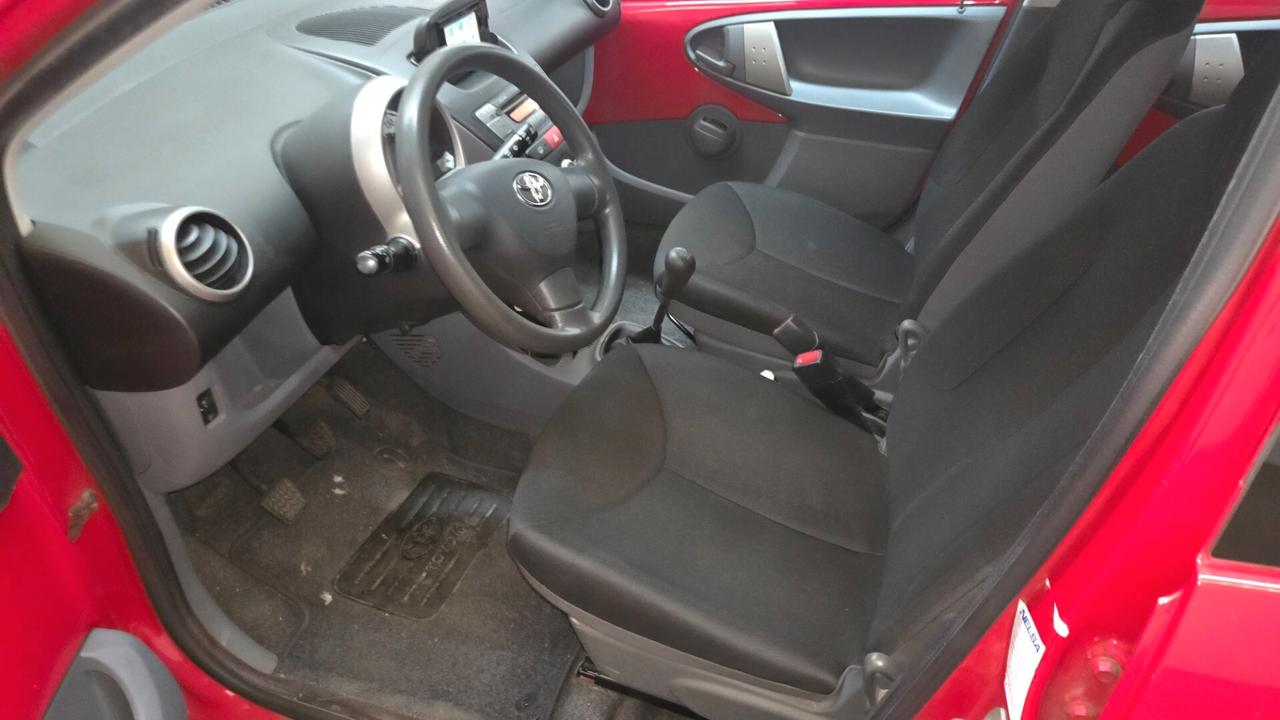 Toyota Aygo 1.0 12V VVT-i 5 porte Sol Connect