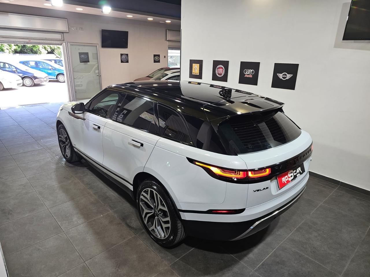 Range Rover Velar 2.0D 180 CV R-Dynamic