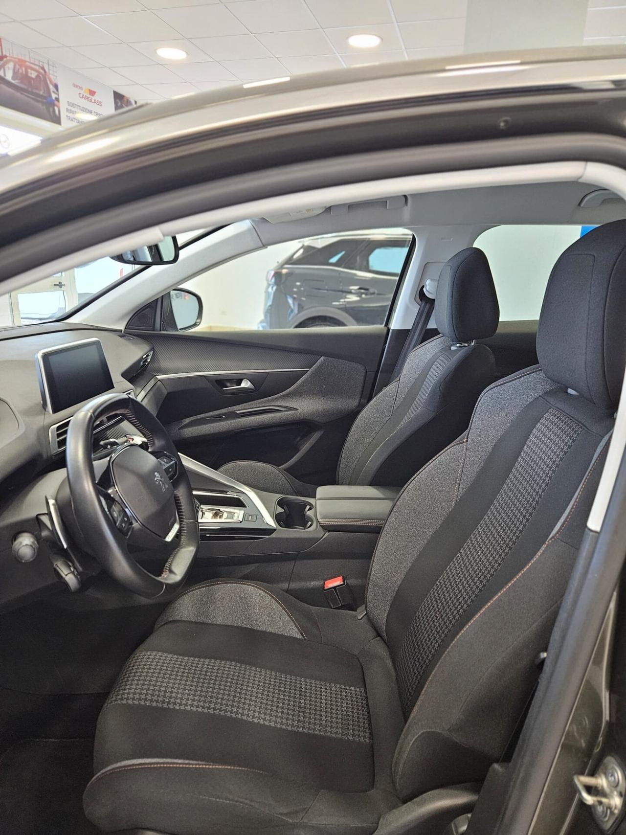 Peugeot 3008 BlueHDi 130 S&S EAT8 Business