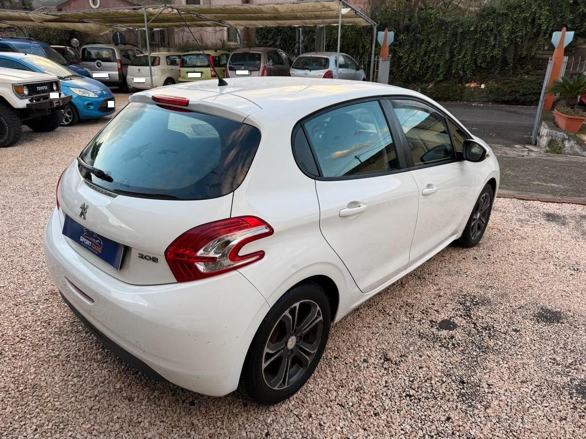 Peugeot 208 1.4 HDi 68 CV 5 porte Allure