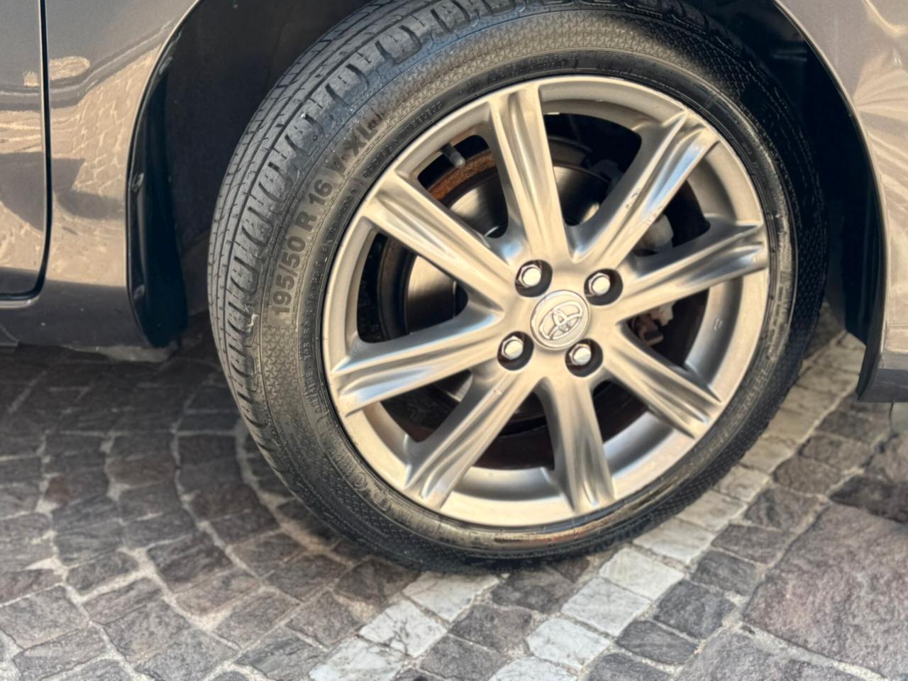 Toyota Yaris 1.3 5 porte Lounge