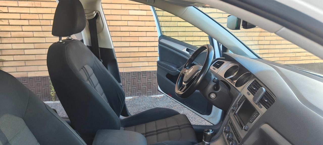 Volkswagen Golf 1.6 TDI 110 CV 5p. R-LINE