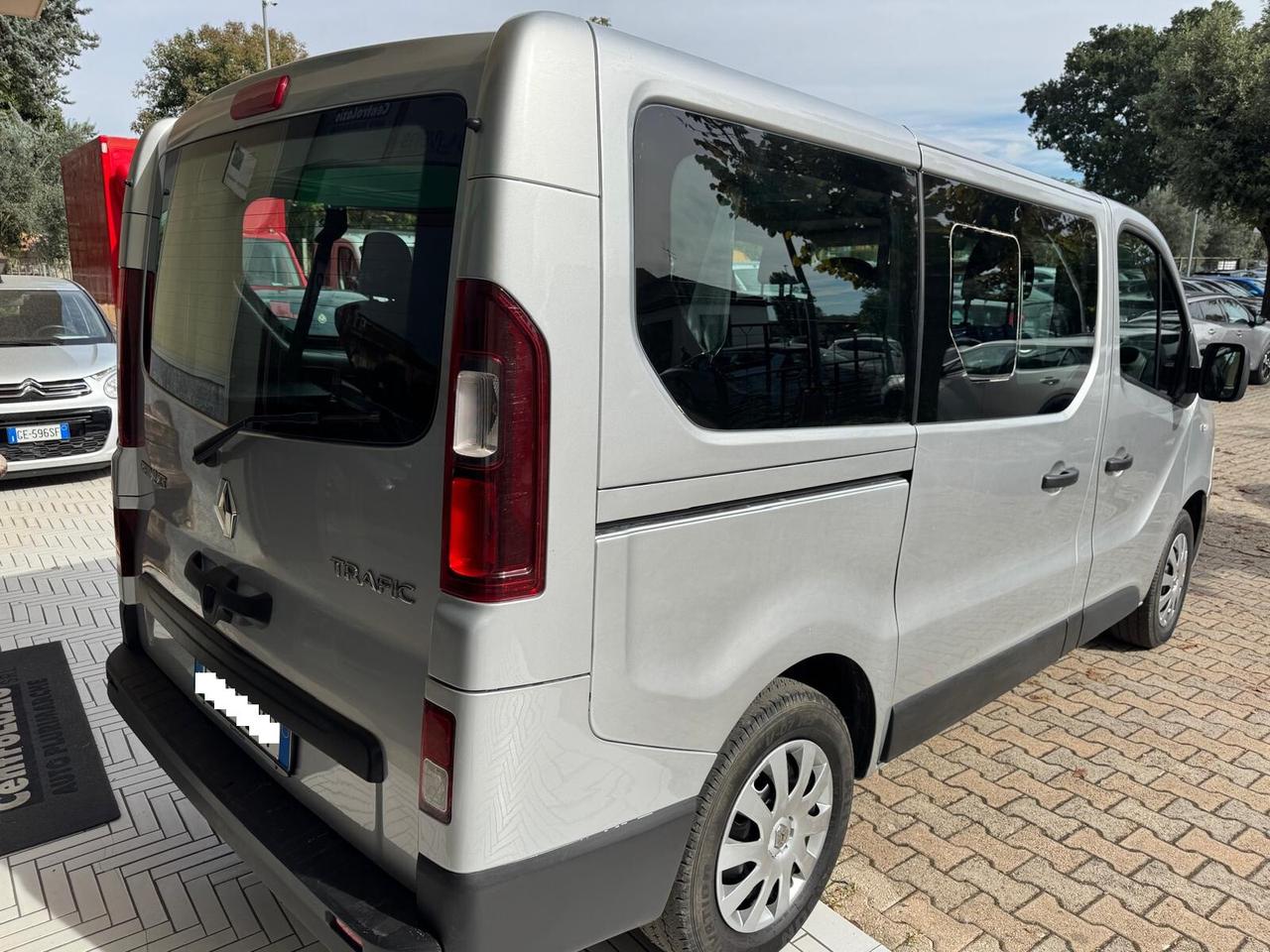 Renault Trafic 9 POSTI ZEN L1 T27 1.6 DCI 95CV S&S E6