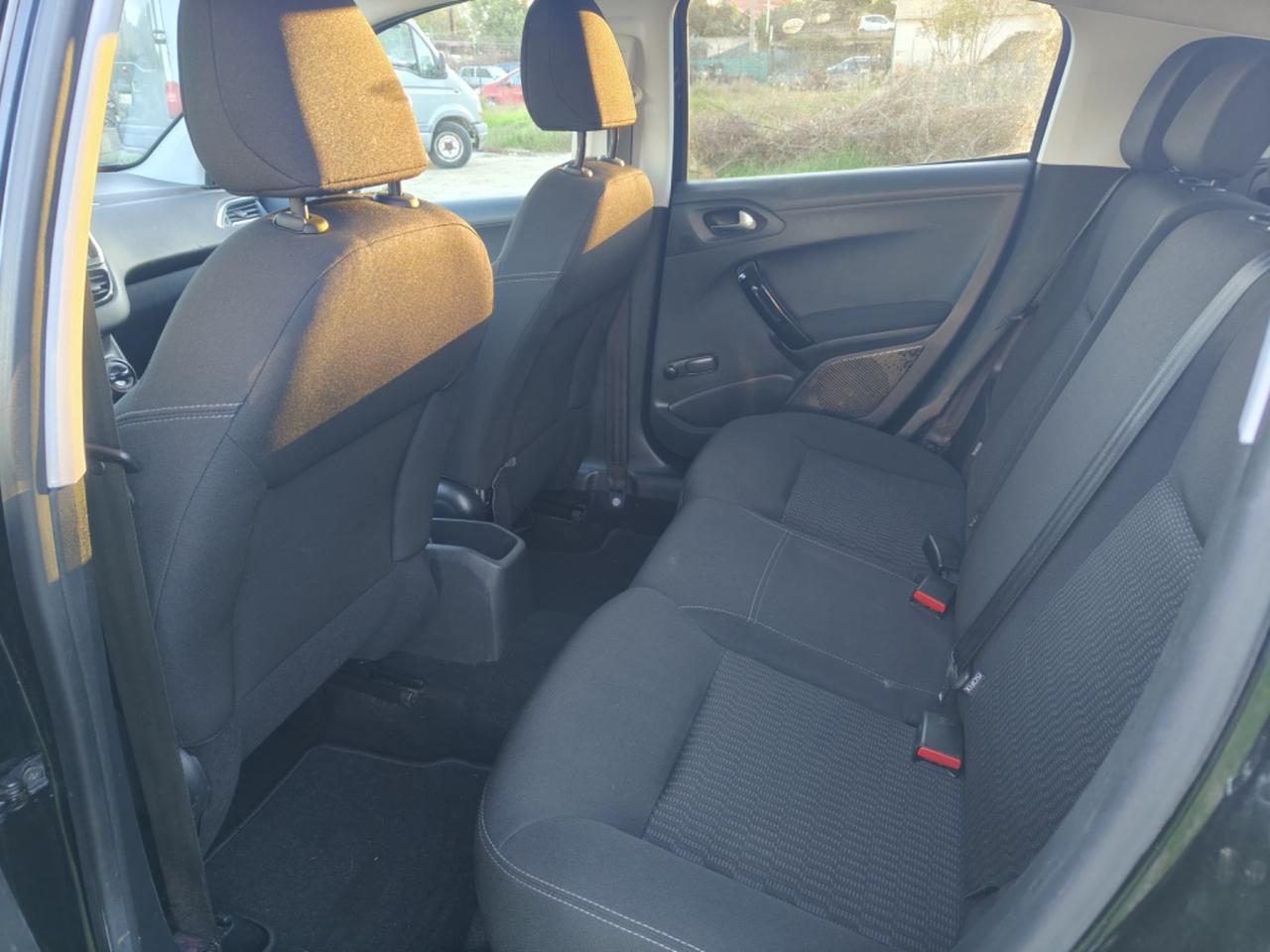 Peugeot 208 PureTech 82 5 porte Access