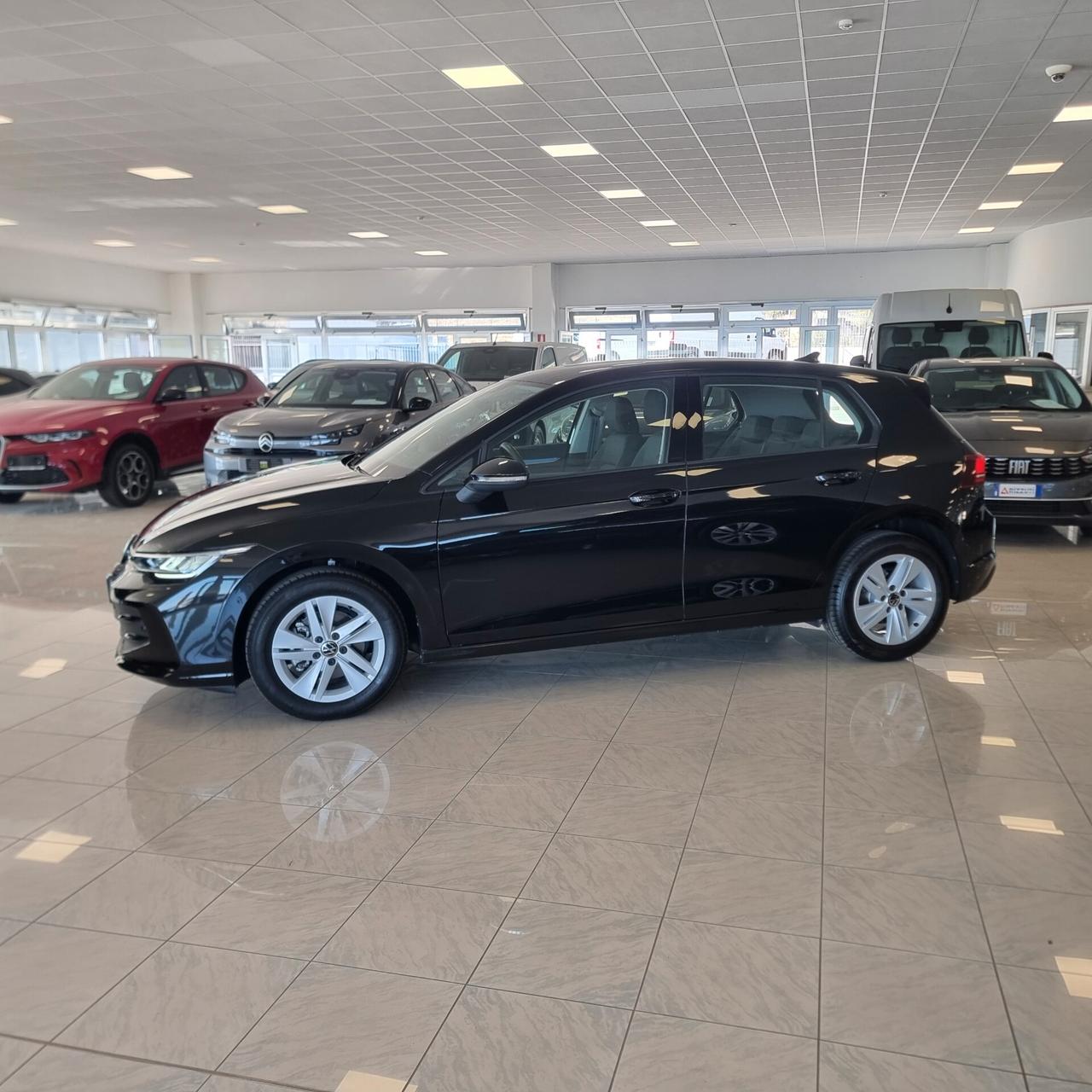 VOLKSWAGEN GOLF 8 LIFE 2.0 TDI 115cv Euro 6E