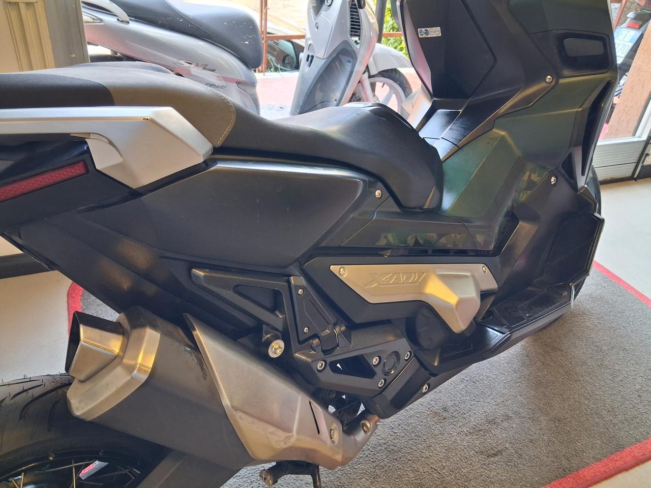 Honda X-ADV 750 ABS + TCS