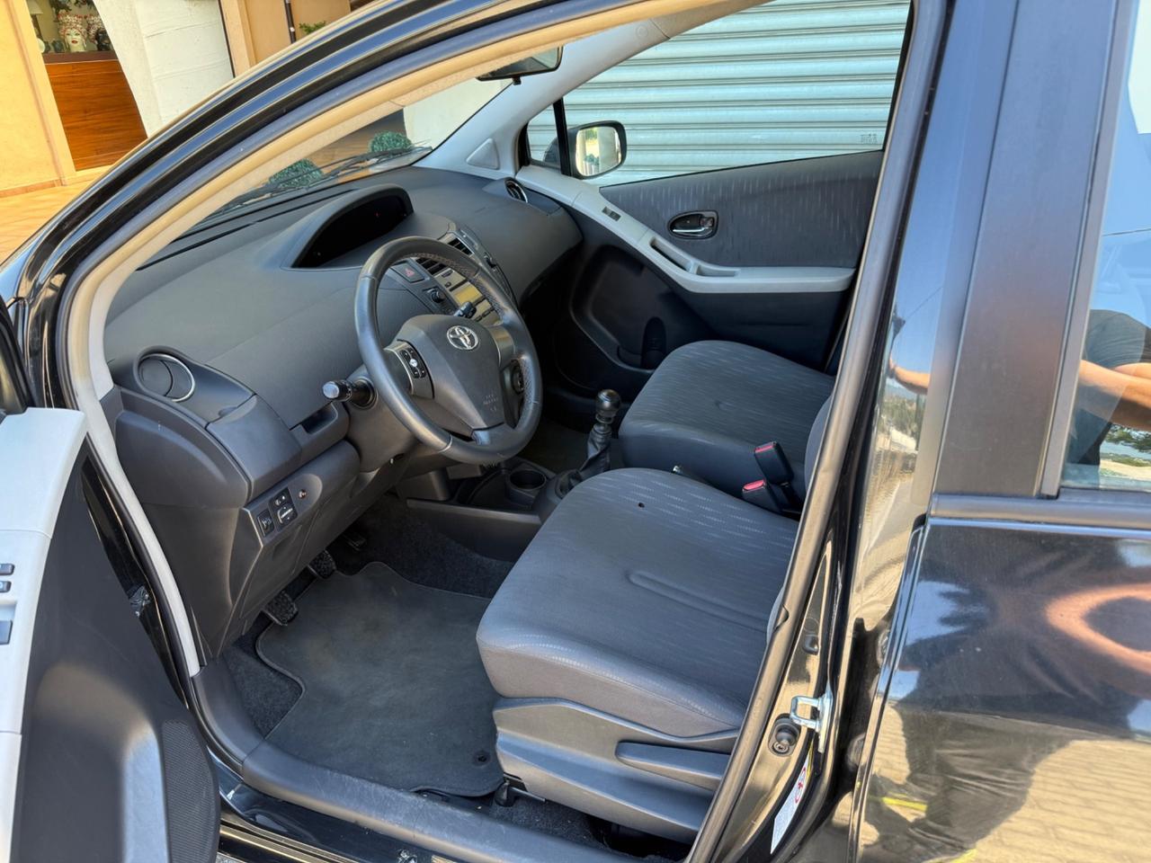 Toyota Yaris 5 porte benzina