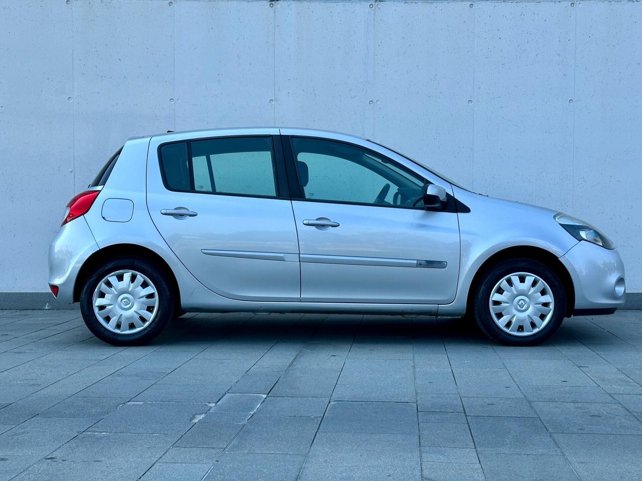Renault Clio 1.2 16V 5 porte Luxe