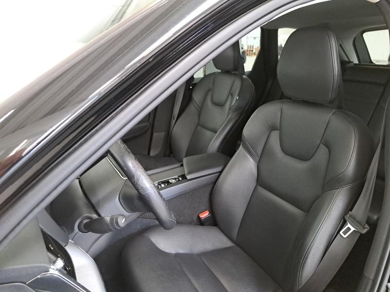 VOLVO XC60 B4 D AWD automatico Momentum Pro