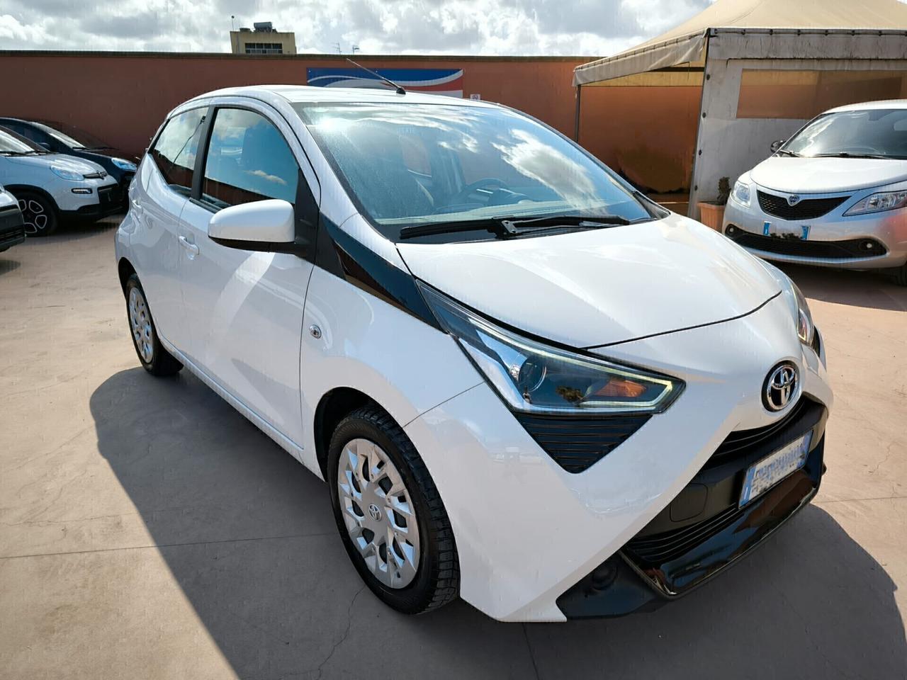 Toyota Aygo 1.0 VVT-i 72 CV 5 porte x-clusiv Connect