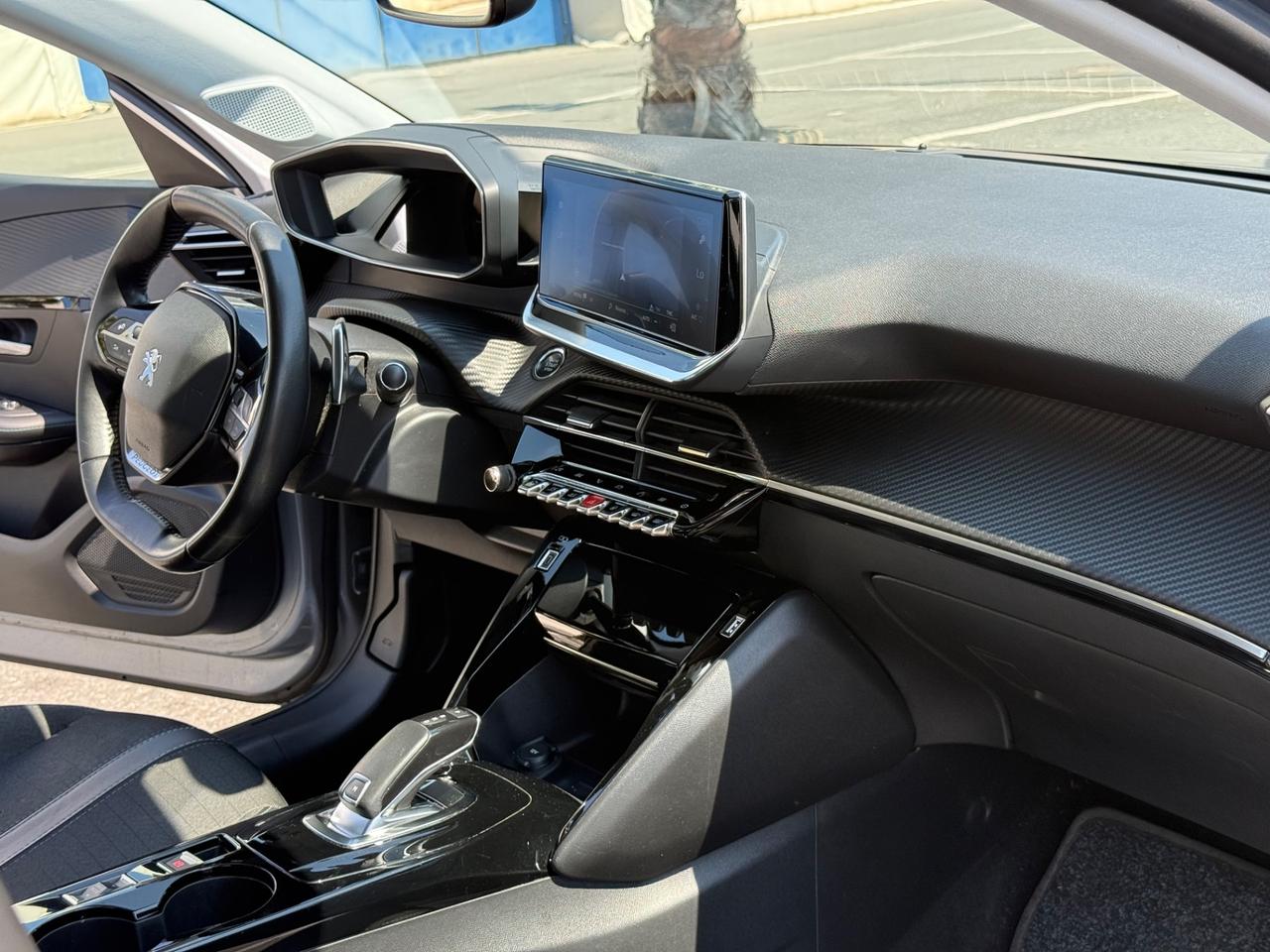 Peugeot 208 -100 CV-AUTOMATICA-FULL OPTIOAL