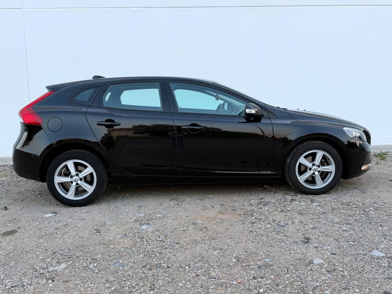 VOLVO V40 2.0 DIESEL D2 EURO6B