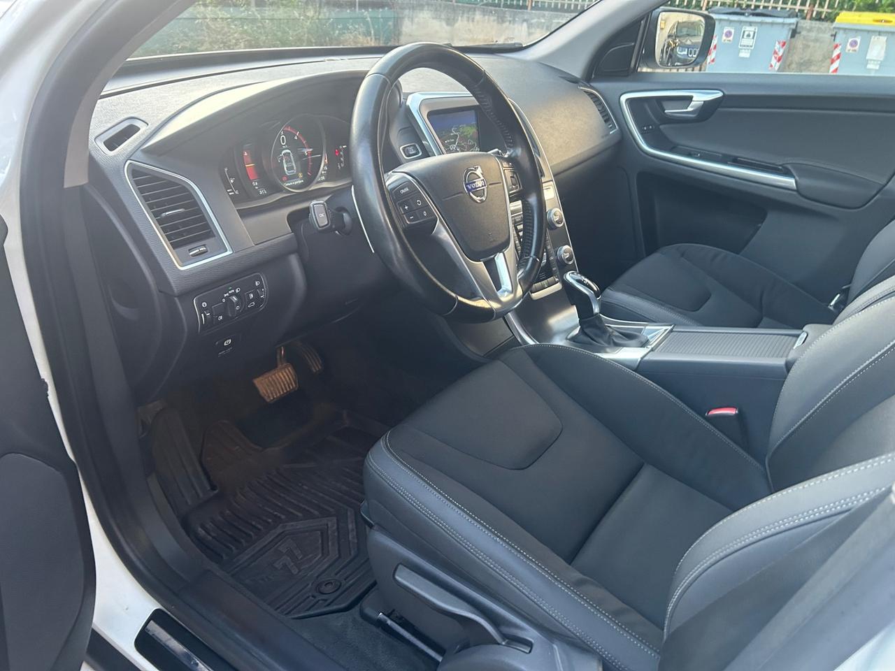 Volvo XC 60 XC60 D4 Geartronic R-design Momentum