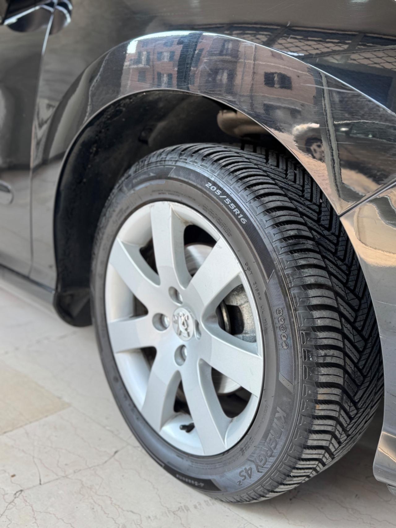 Peugeot 308 1.6 HDi 90CV 5p. Tecno
