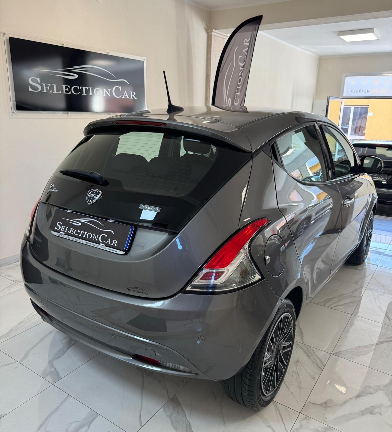 Lancia Ypsilon 1.0 FireFly 5 porte S&S Hybrid Ecochic Gold