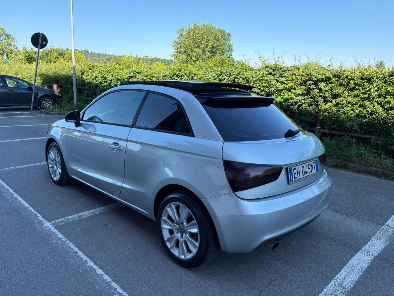 Audi A1 1.6 TDI 105 CV Attraction 281.000 KM TETTUCCIO APRIBILE
