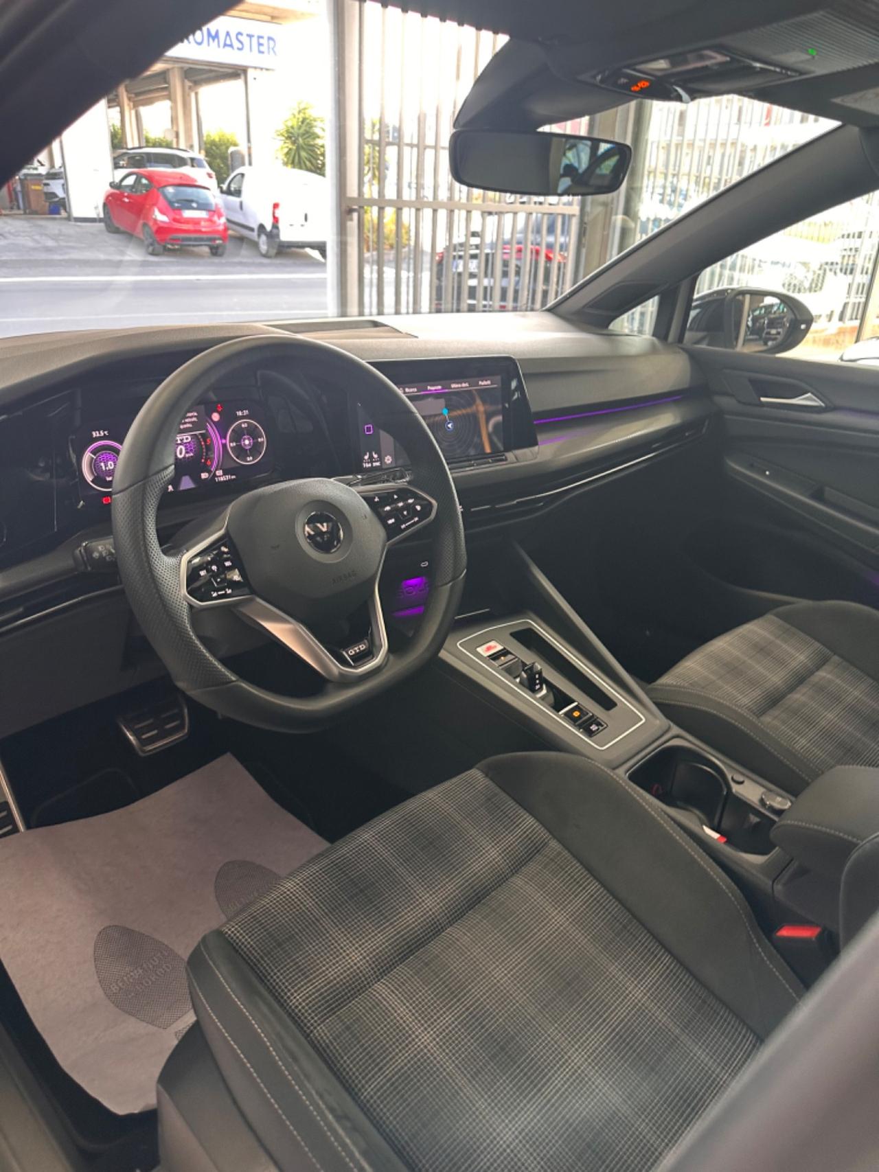 Volkswagen Golf 2.0 TDI GTD DSG 200CV