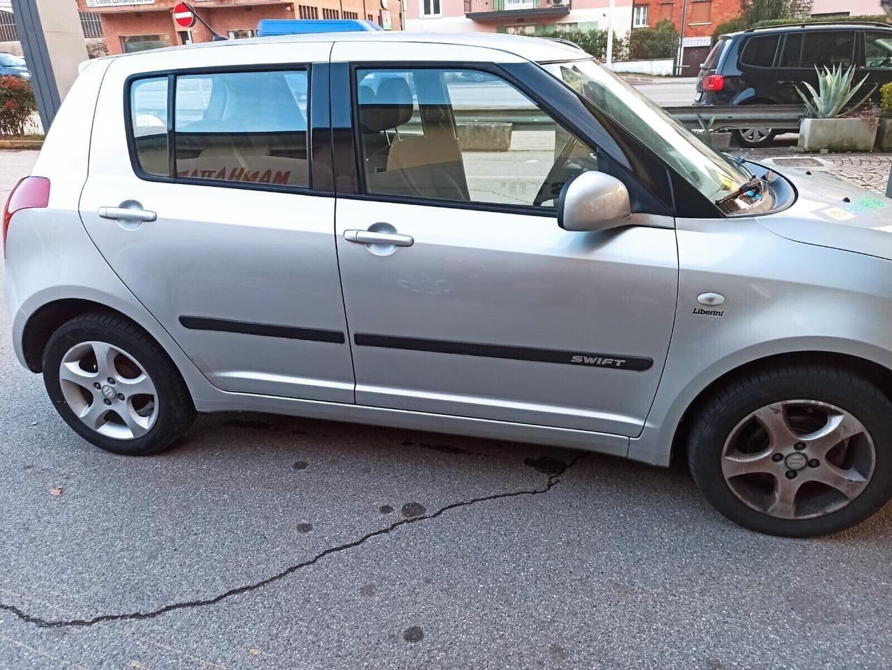 Suzuki Swift 1.3 4x4 5p. GL