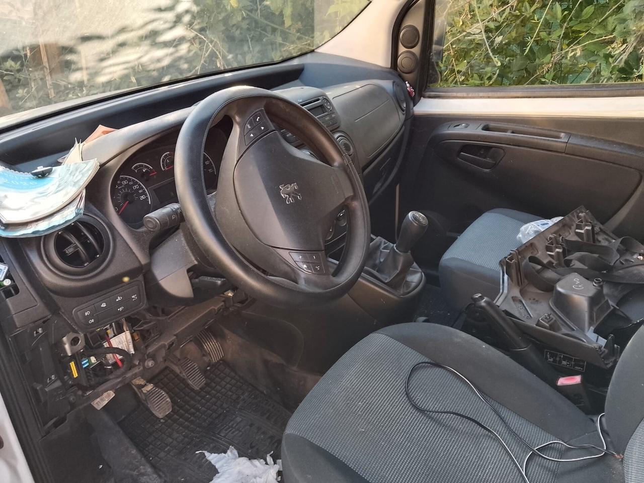 Peugeot Bipper Tepee 1.3 HDi 80 con motore non buono