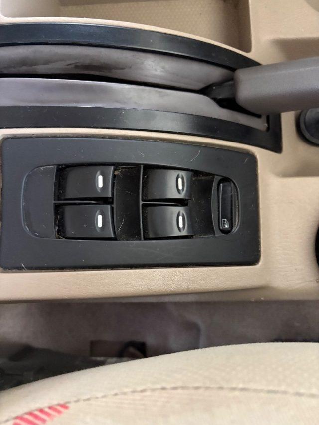 MAHINDRA Goa 2.5 CRDe 4WD 4X4 6 PSOTI KM E MOTORE ORIGINALI