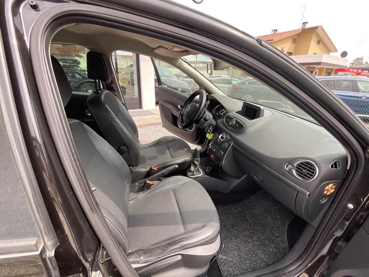 Renault Clio 1.2 16V SporTour Luxe