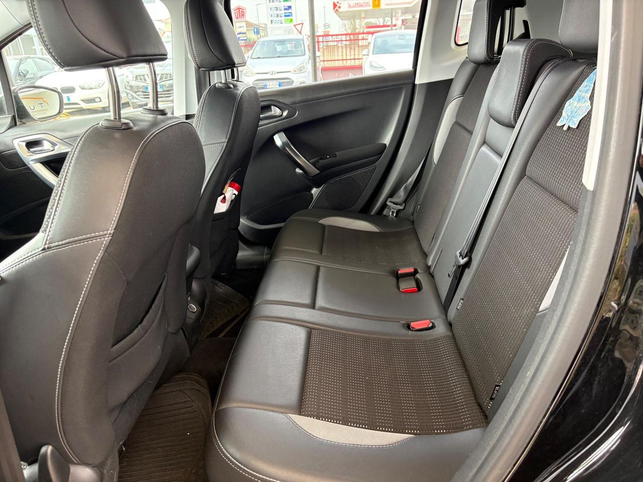 Peugeot 2008 Allure 1.6 Blue HDI 120 DISTRIB #9753