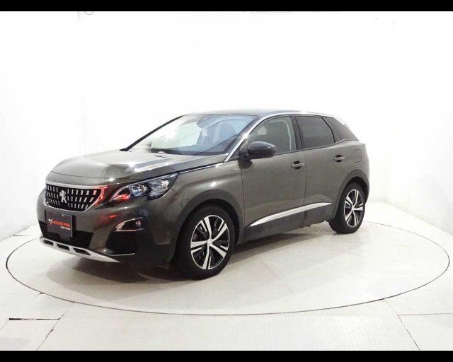 PEUGEOT 3008 Hybrid 225 e-EAT8 Allure