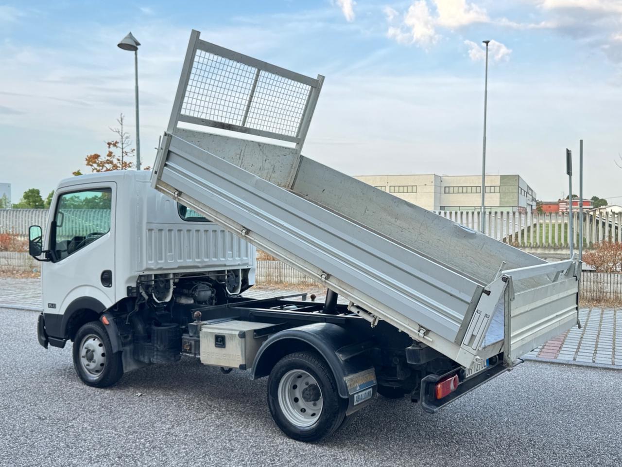 Nissan Cabstar 2.5 Dci 130cv Ribaltabile