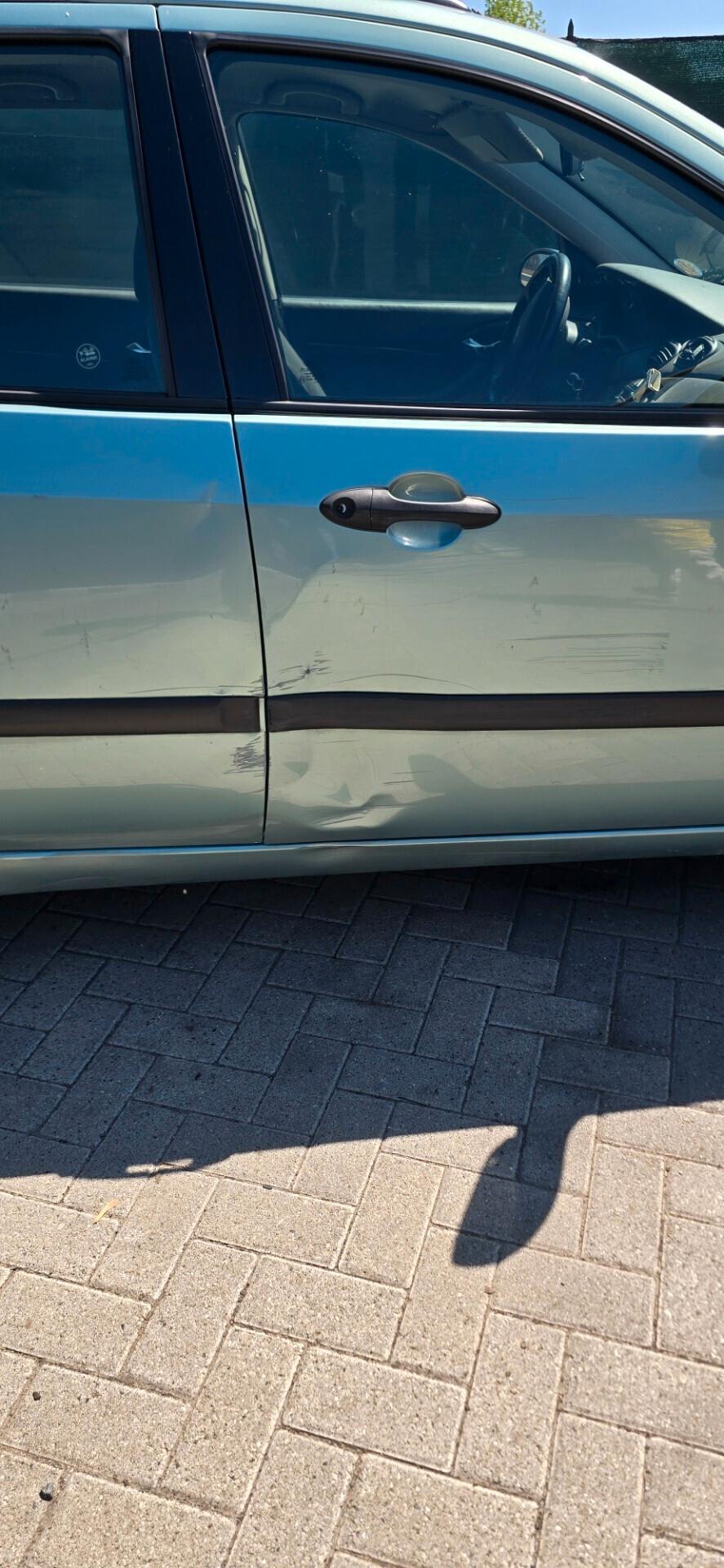 Ford Focus 1.6i 16V cat 5p. Ghia