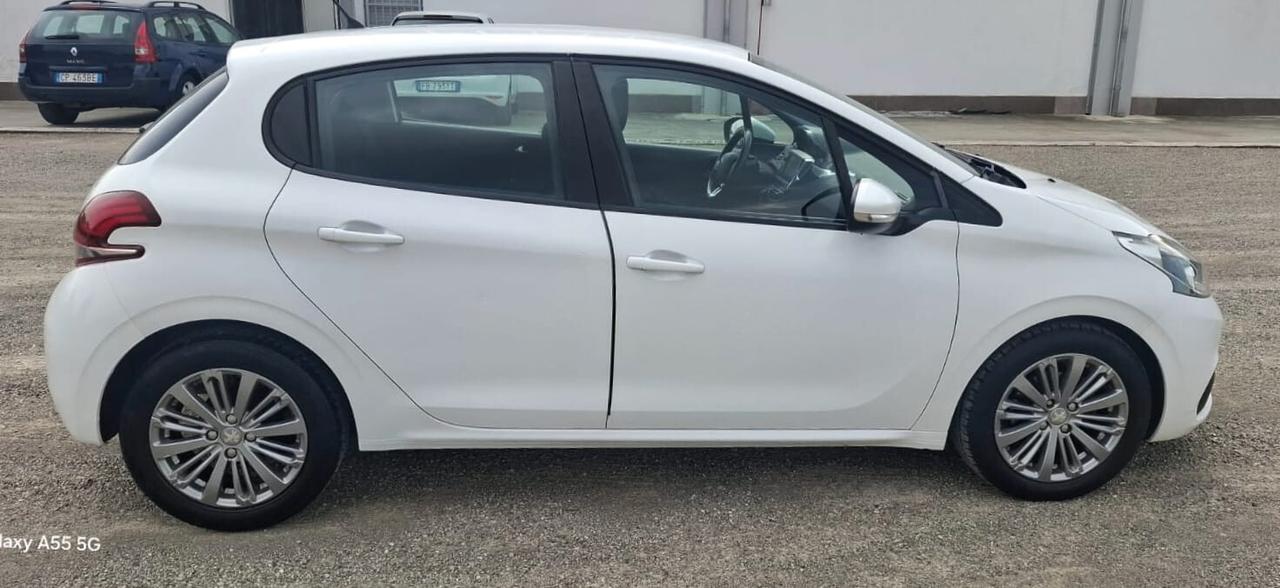 Peugeot 208 PureTech 82 5p. GPL Allure